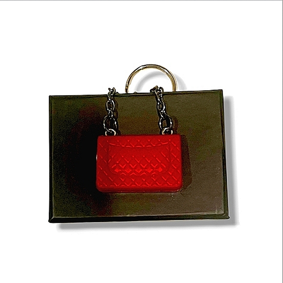 Fashion Keychain & Box - Picture 3 of 3
